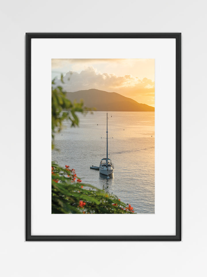 Voilier dans la baie des Saintes